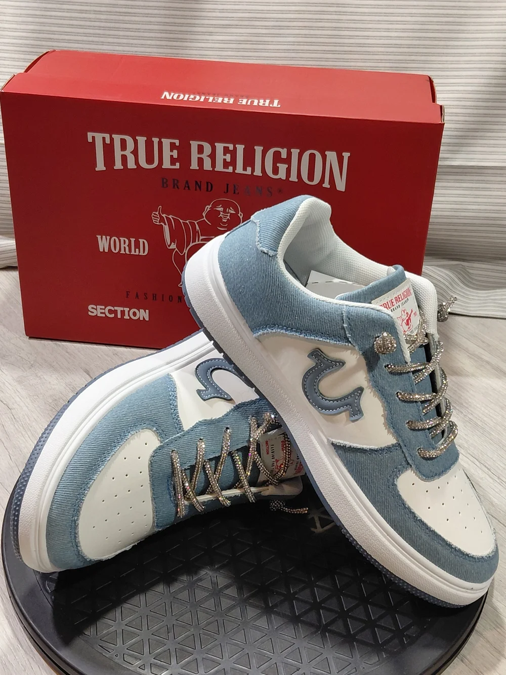 NEW True Religion Allison Womens Low-Top Sneakers in Light Blue Denim White W7